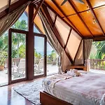 Tropical Beachfront 4 Bdr Pool Villa - Kbr24