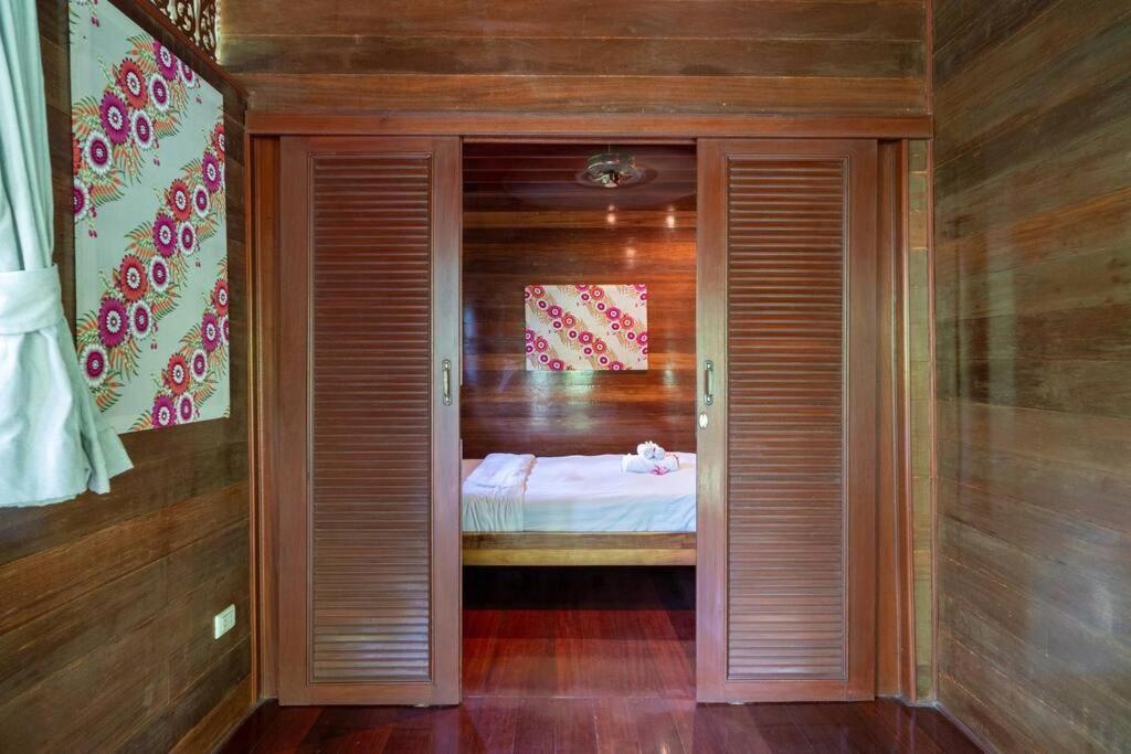 Hébergement de vacances Tropical Beachfront 4 Bdr Pool - Kbr24 Amphoe Koksamui