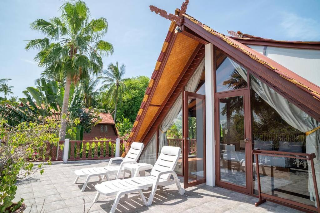 Hébergement de vacances Tropical Beachfront 4 Bdr Pool - Kbr24 *